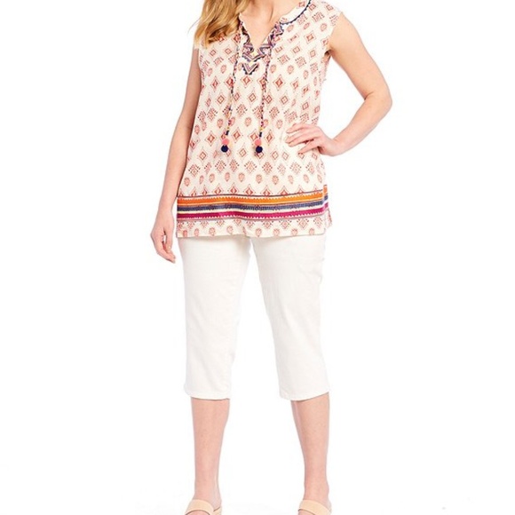 CHELSEA & THEODORE Pom Tassel Sleeveless Plus 3X - Picture 2 of 7